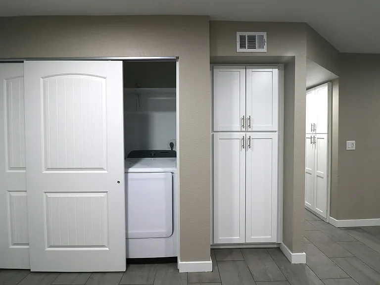 1 N Naco Way #1 — Photo 6