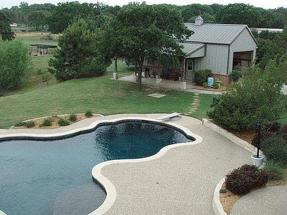 4th image of 1670 Lambert Ln E