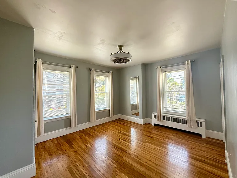 109 Nightingale Ave #1 — Photo 8