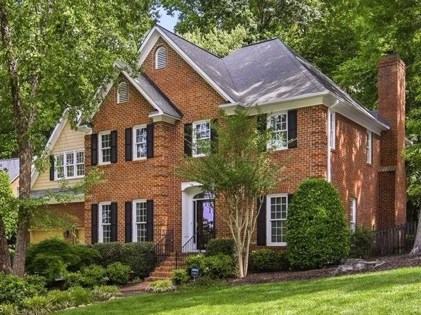 4629 Jamesford Dr, Jamestown, NC 27282