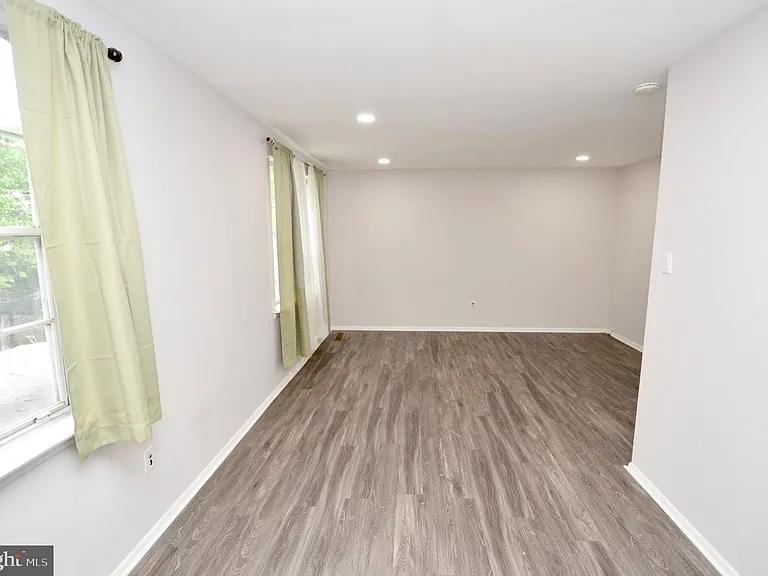1711 Brentwood Pl — Photo 16