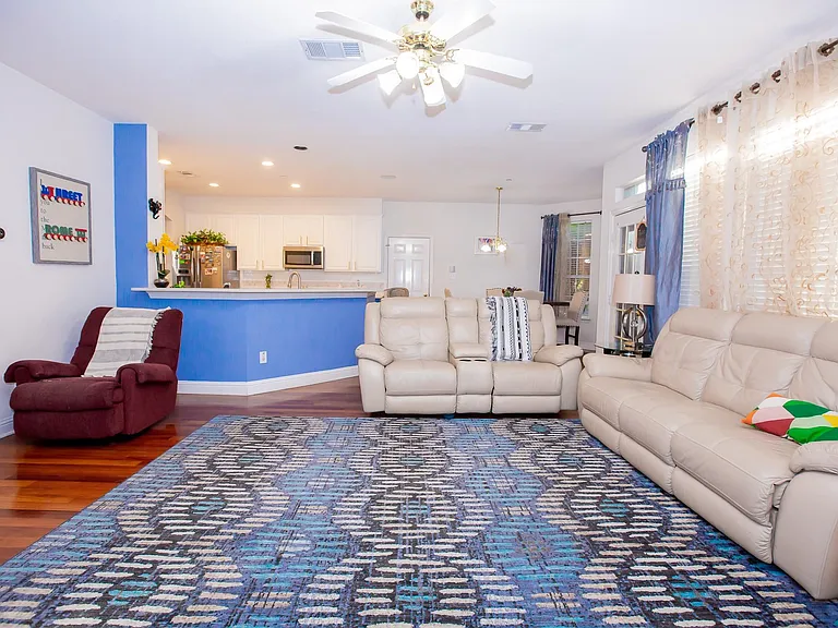 8335 Richmond Ct — Photo 7