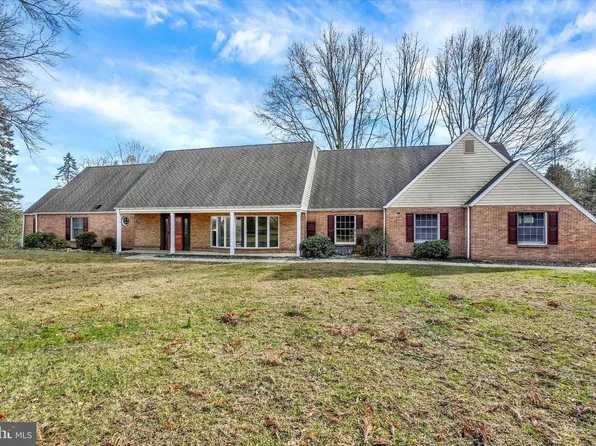 94 Stone Mill Rd, Hummelstown, PA 17036