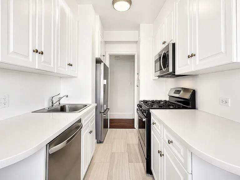 25 W 81st St #11D — Photo 6