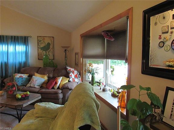 5th image of 333 Charring Cross Dr