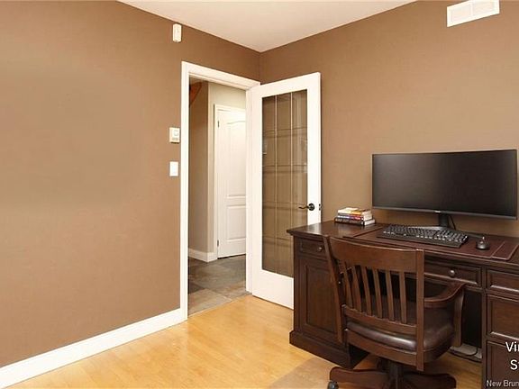 4th image of 131 Wiggins Dr