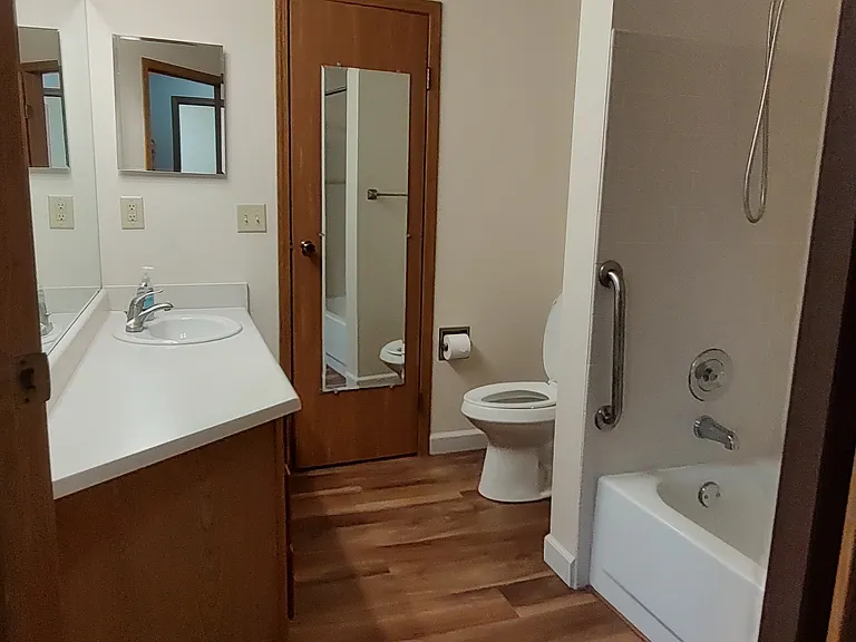 Main Full Bath