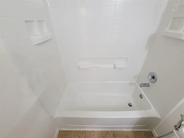 21382 Beacon Springs Ln — Photo 17