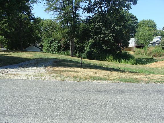5th image of 2728 Saint Ambrose Dr