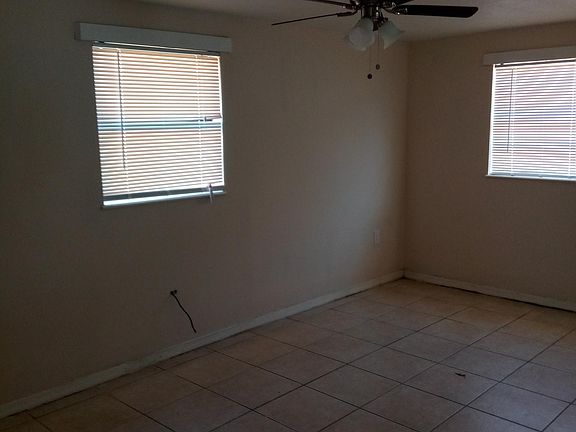4th image of 1380 S De Leon Ave