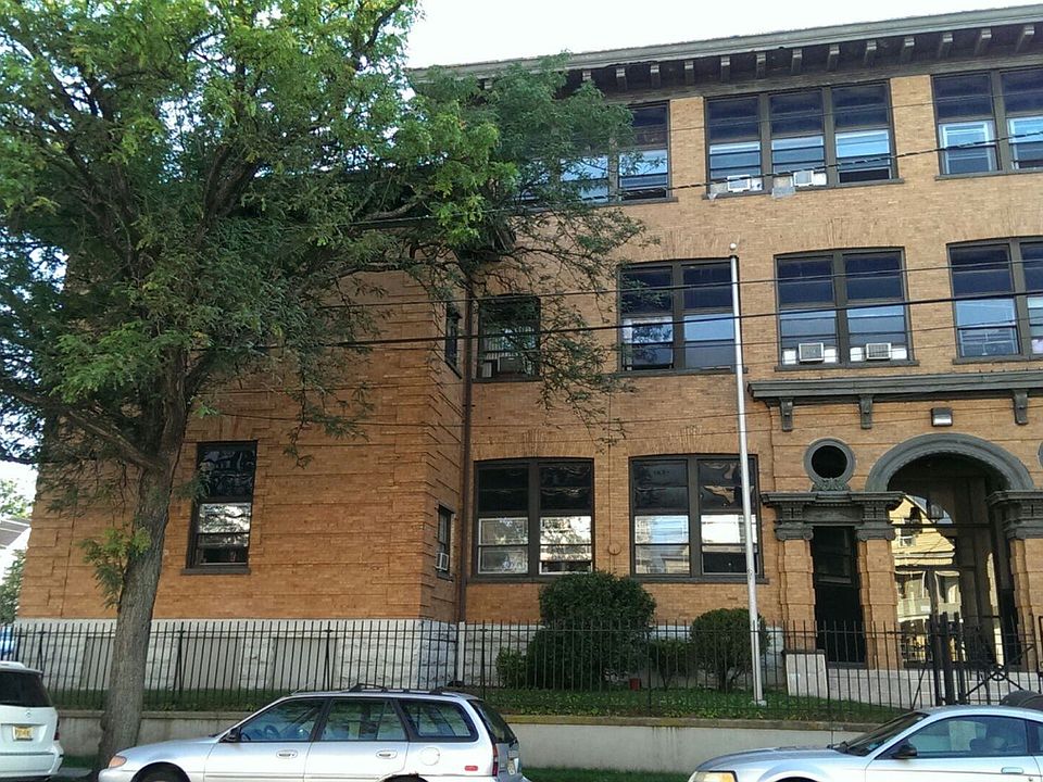 2nd image of 179 Columbia Ave Unit 7