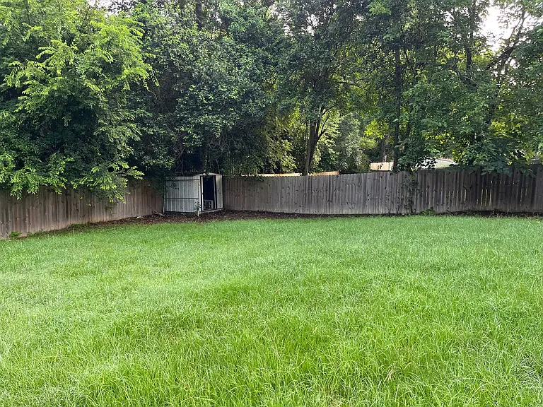 2031 Wellborn Dr — Photo 2