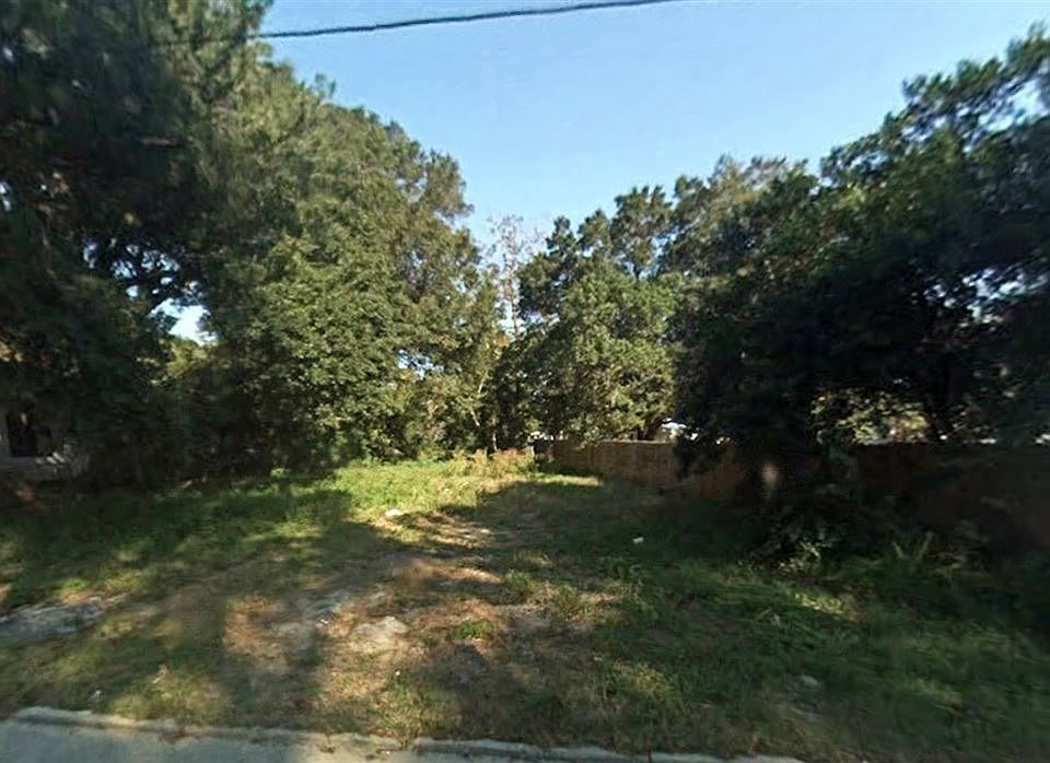 1st image of 76 Chapin St