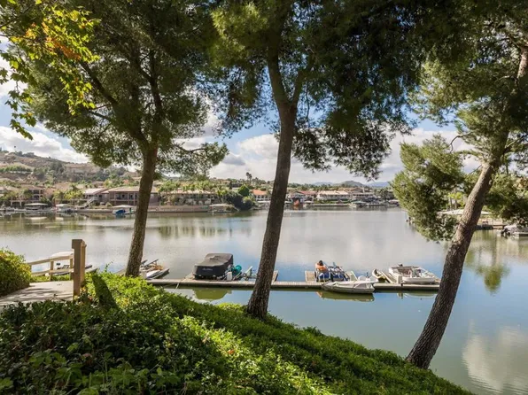 24311 Canyon Lake Dr N APT 11, Canyon Lake, CA 92587