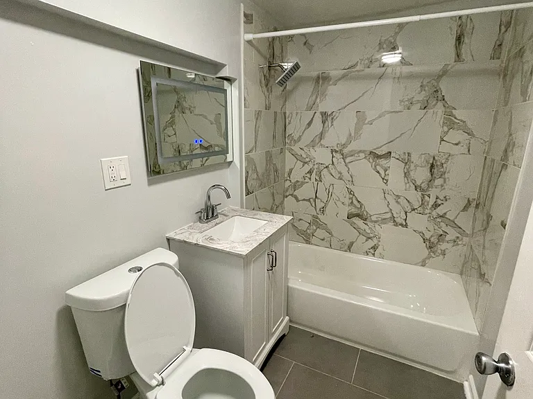 5858 W Dakin St #1 — Photo 10