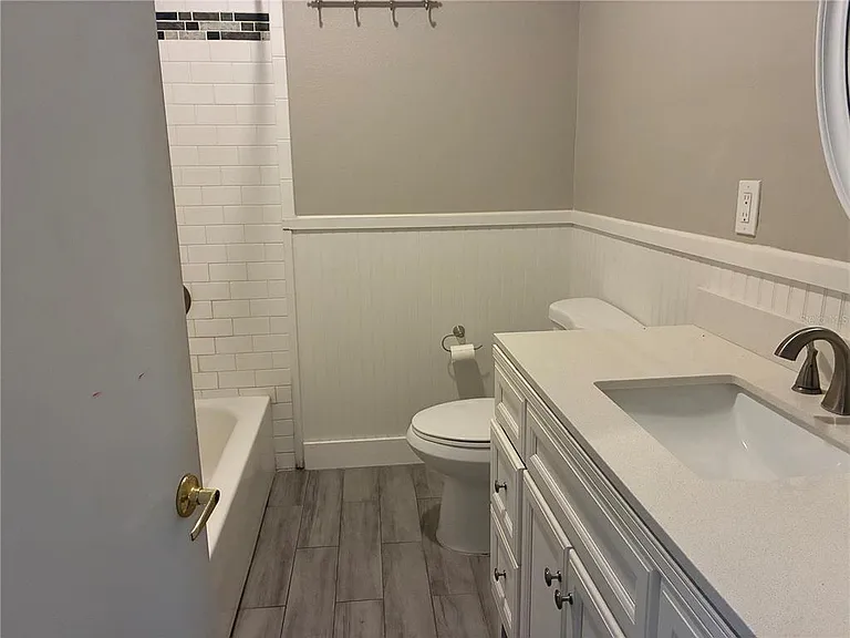 611 S Willow Ave — Photo 18