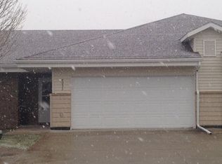 4033 Lark Cir, Grand Forks, ND 58201