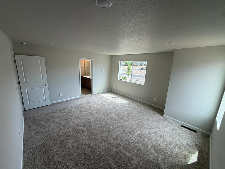 1794 Jennifer St — Photo 14