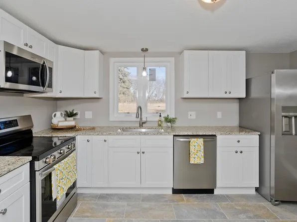 309 Rowley St, Agawam, MA 01001