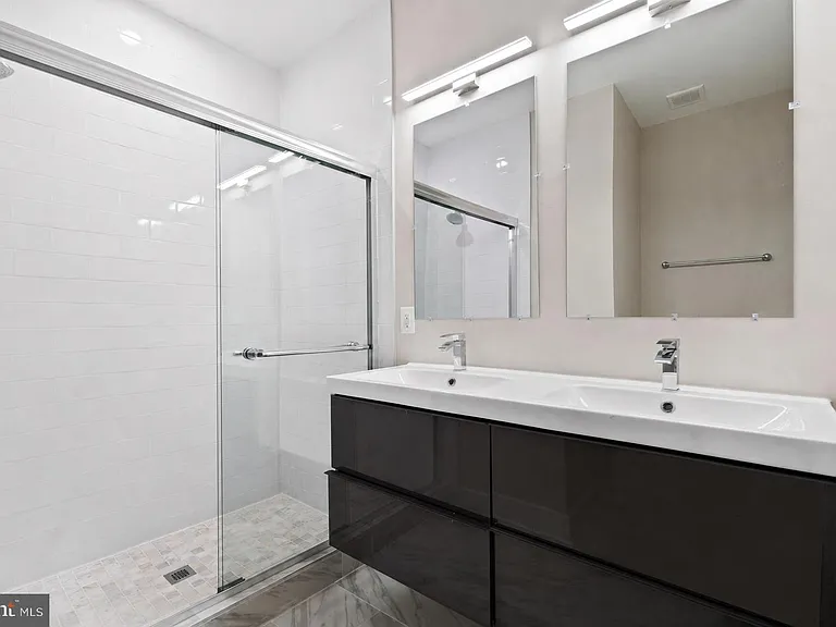 38 Randolph Pl NW #B — Photo 14