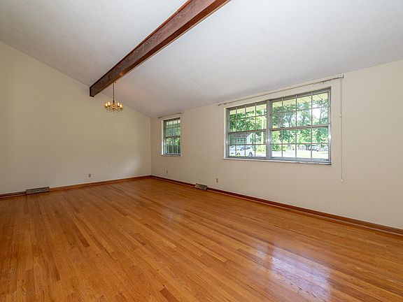 4th image of 1617 NW Autry Way