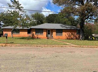 1103 Woodland Dr, Palestine, TX 75801