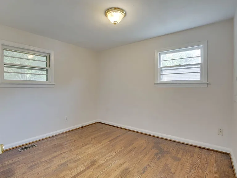 106 Woodhaven Rd — Photo 25
