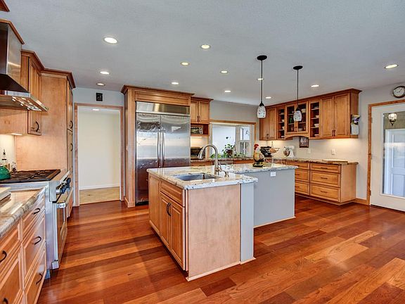 5th image of 3339 Amherst Ln