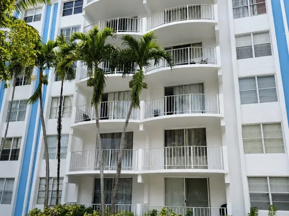 484 NW 165TH ST Street #A-609, Miami, FL 33169
