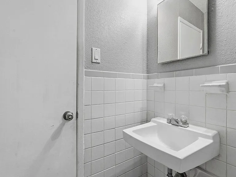 2910 Medical Arts St #103B — Photo 11