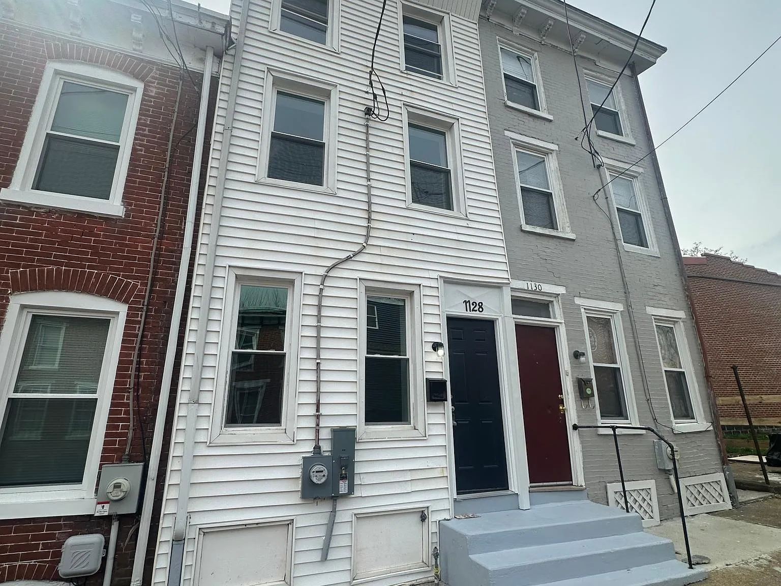 4 bed, 1325 sqft, $1,900 — Photo 1