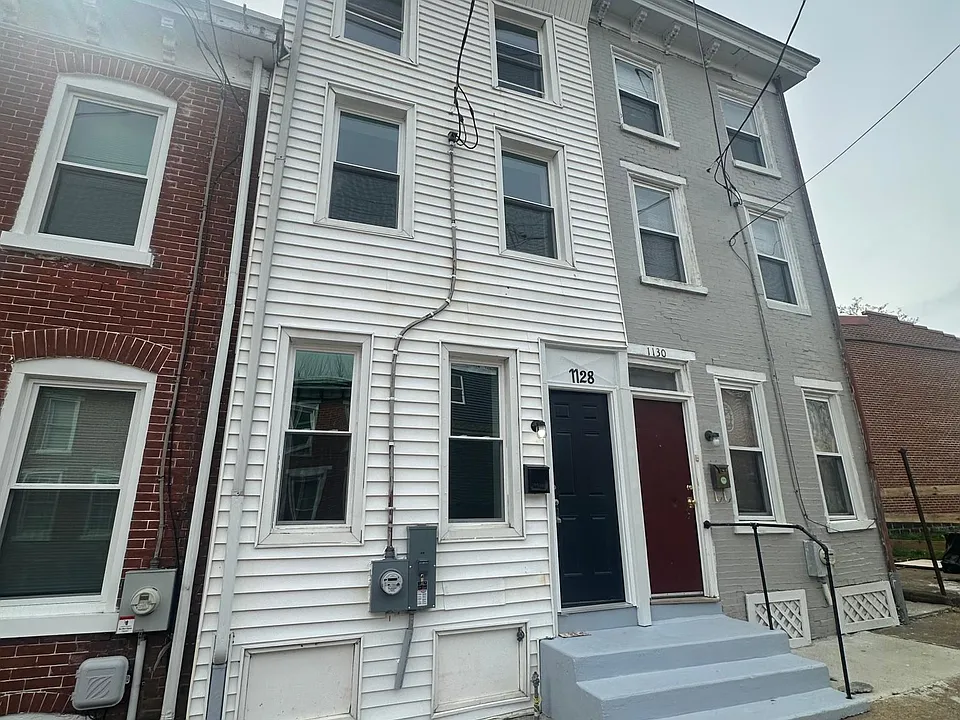 1128 W 3rd St