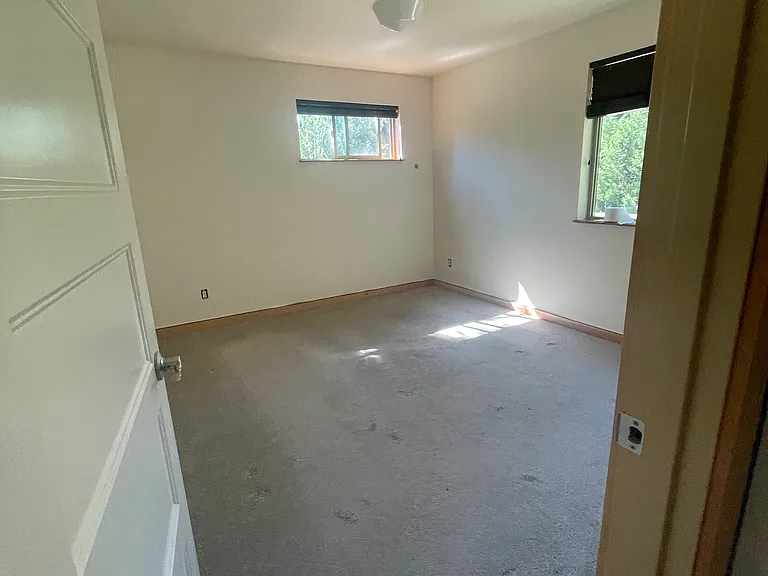 Stella Ln — Photo 9