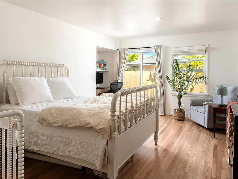 3182 Serena Ave — Photo 13