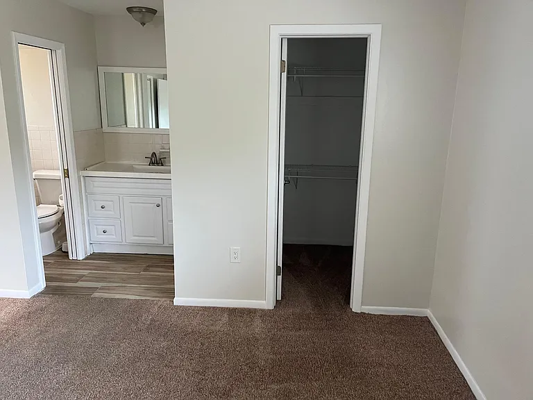 7029 Hibiscus Ave S #4 — Photo 22