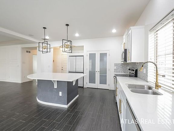3rd image of 5560 N Cathay Ct