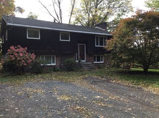 2 Pandora Dr, Wynantskill, NY 12198