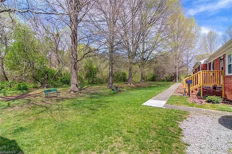 301 E Lake Dr — Photo 3