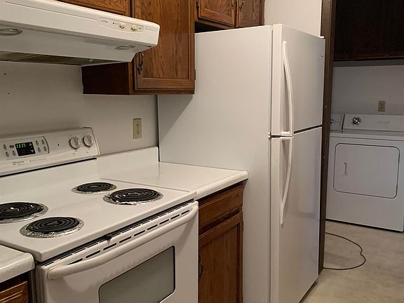 4th image of 224 Burlington St