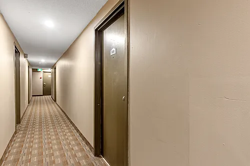 Floor plan 906