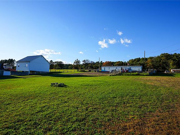 4th image of 1940 Hahns Dairy Rd