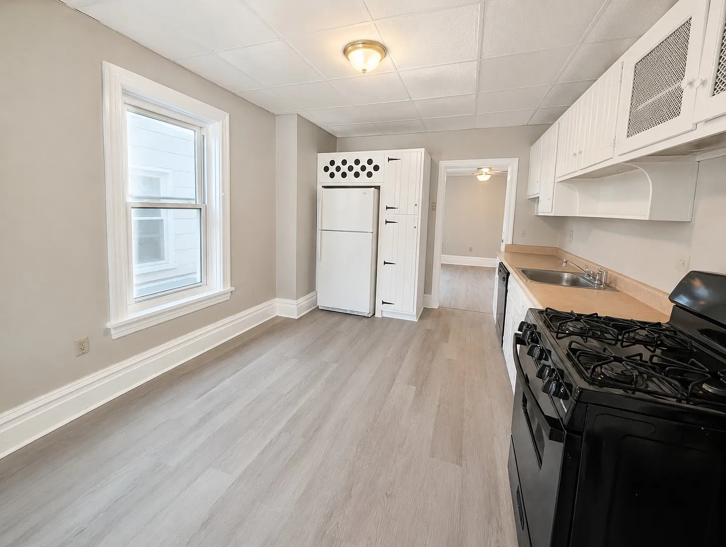 3 bed, 1500 sqft, $1,375 — Photo 4