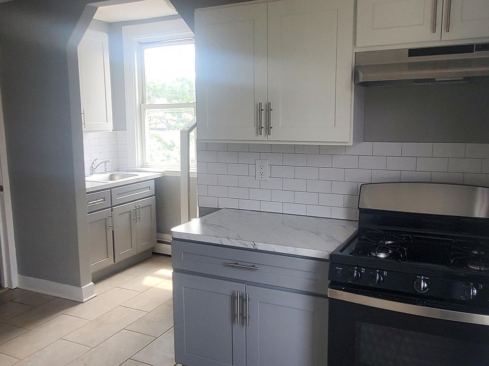 1st image of 24 Noll Pl APT 3