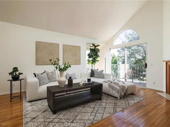 645 Ohio Ave Unit 402, Long Beach, CA 90814