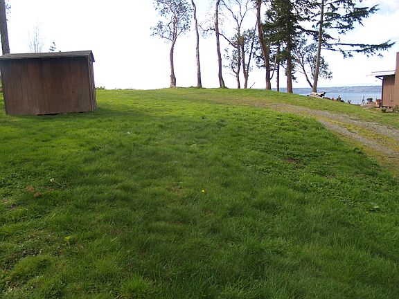 Gently sloping building pad