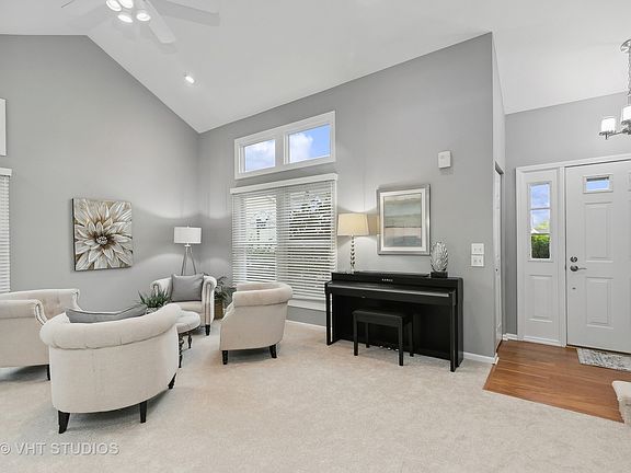 3rd image of 465 N Newberry Ct