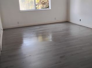 380 S 22nd St #6, Decatur, IL 62521