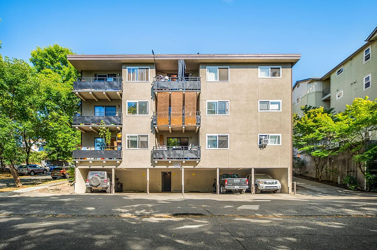 Building Photo - Hill Town Apartments