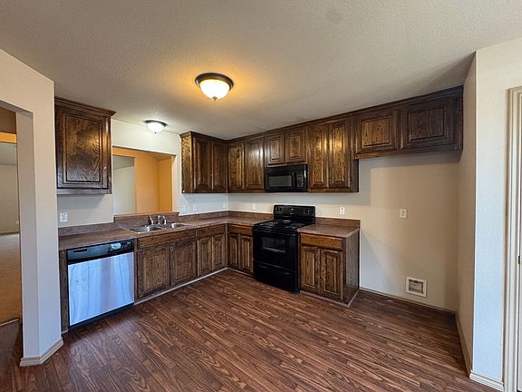 2nd image of 3011 Lake Side Dr
