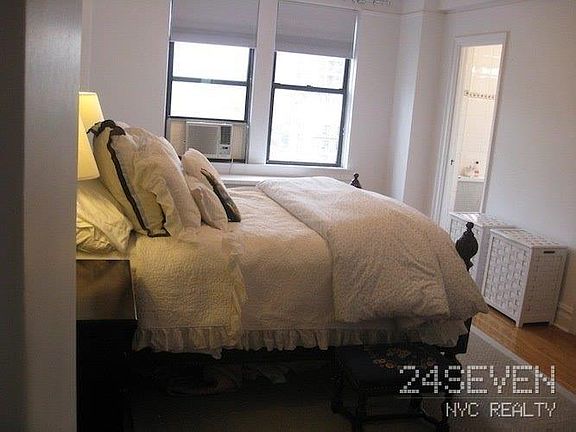 5th image of 27 W 96th St APT 6A